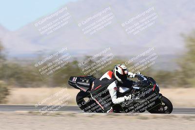 media/Dec-01-2025-Moto Forza (Mon) [[2daa91e15f]]/2-Intermediate Group/Session 3 (Turn 7 Inside Pans)/